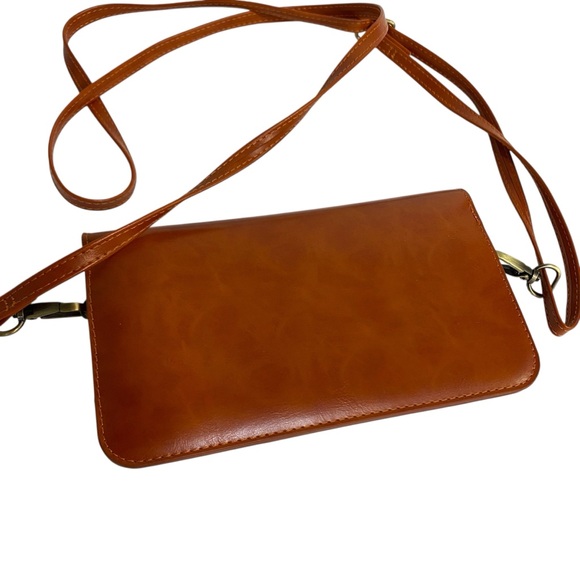 Classic Tan Crossbody Bag with Gold-Tone Lock Clutch Option Small - Picture 3 of 16